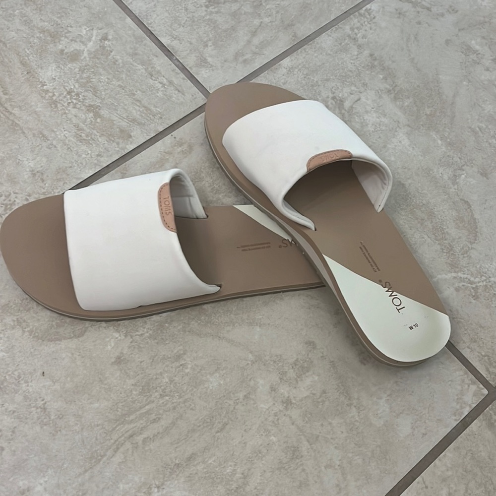 Tons sandals great condition